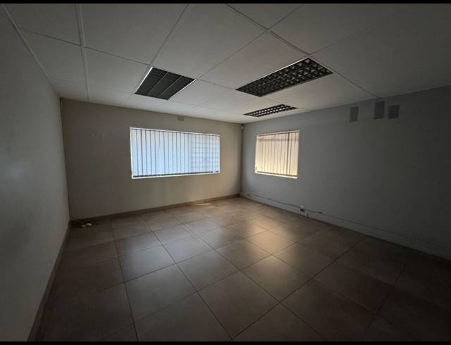 2,299M² WAREHOUSE TO LET IN ROBERTVILLE